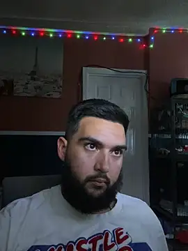 Snapshot of bigdickgio6923 chatting on 12/17/24, 05:51 bigdickgio6923 online show from 12/17/24, 05:51