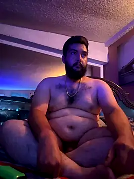 Snapshot of bigdickgio6923 chatting on 09/23/25, 04:48 bigdickgio6923 online show from 09/23/25, 04:48