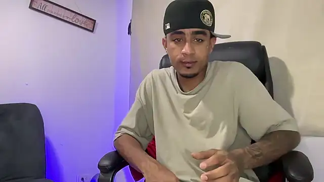 Snapshot of dominic_brandd23 chatting on 01/17/26, 07:28 dominic brandd23 online show from 01/17/26, 07:28