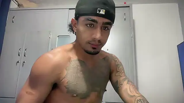 Snapshot of dominic_brandd23 chatting on 06/19/26, 03:55 dominic brandd23 online show from 06/19/26, 03:55