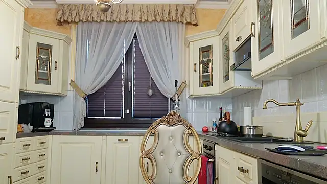 TUNDEROSE1 online show from 02/19/25, 09:17