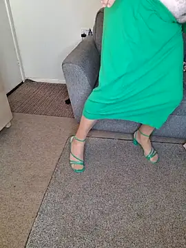 ellie-tv online show from 04/24/26, 01:13