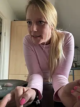 MoniqueLaFee online show from 01/29/25, 12:13