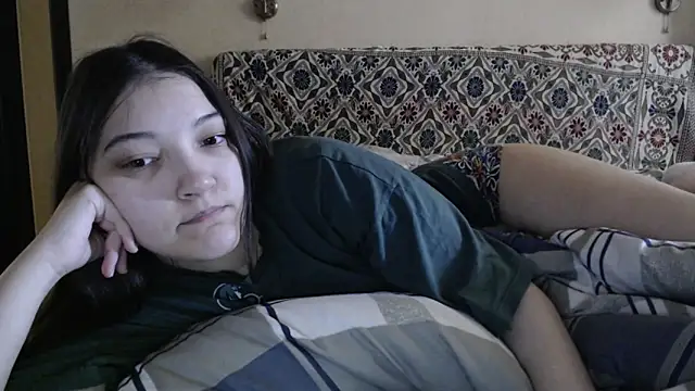 Snapshot of AlisaDevis chatting on 12/31/24, 12:04 AlisaDevis online show from 12/31/24, 12:04