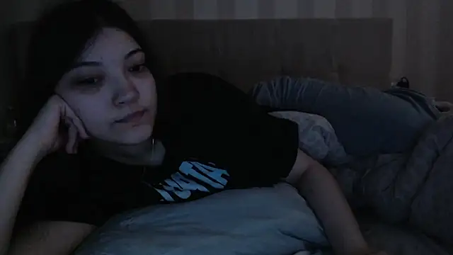 Snapshot of AlisaDevis chatting on 06/13/26, 08:12 AlisaDevis online show from 06/13/26, 08:12