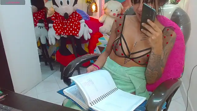 lorenapinto online show from 03/12/25, 12:10