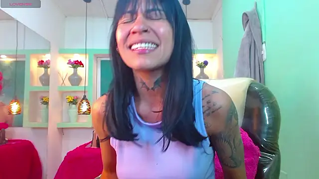 lorenapinto online show from 02/19/26, 05:14