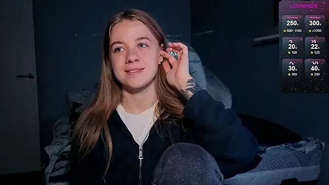 candy maggie online show from 11/06/25, 03:02