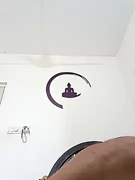 Snapshot of julywwrt chatting on 12/20/24, 05:14 julywwrt online show from 12/20/24, 05:14