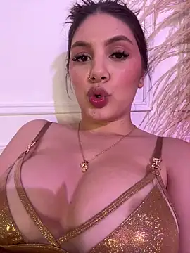 Snapshot of EmilyS__ chatting on 02/25/25, 11:00 EmilyS   online show from 02/25/25, 11:00