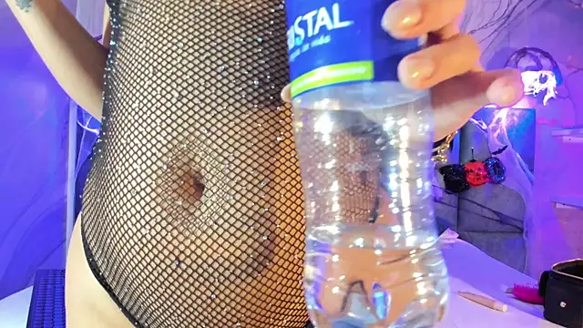 Snapshot of Ninakravis chatting on 10/04/25, 07:12 Ninakravis online show from 10/04/25, 07:12