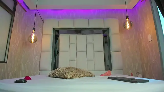 summer lee  online show from 02/26/25, 09:27