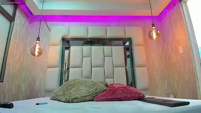 summer lee  online show from 03/03/25, 05:50