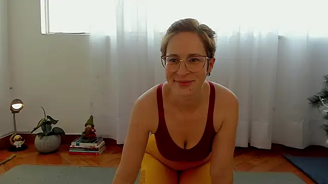Snapshot of cuddlingbunny chatting on 12/09/24, 08:44 cuddlingbunny online show from 12/09/24, 08:44