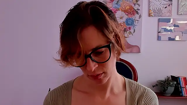 cuddlingbunny online show from 12/05/25, 05:20