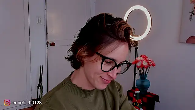 cuddlingbunny online show from 12/19/25, 06:26