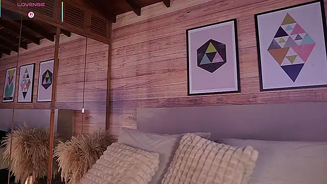 Snapshot of AmmyScott chatting on 10/22/25, 10:53 AmmyScott online show from 10/22/25, 10:53