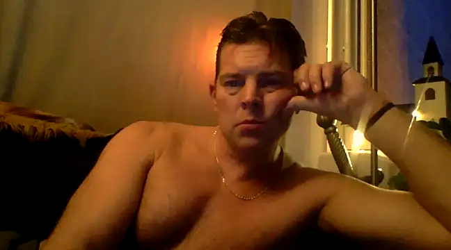 Snapshot of Teddan82 chatting on 12/14/24, 09:40 Teddan82 online show from 12/14/24, 09:40