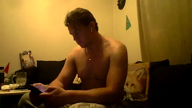 Snapshot of Teddan82 chatting on 02/02/25, 04:15 Teddan82 online show from 02/02/25, 04:15