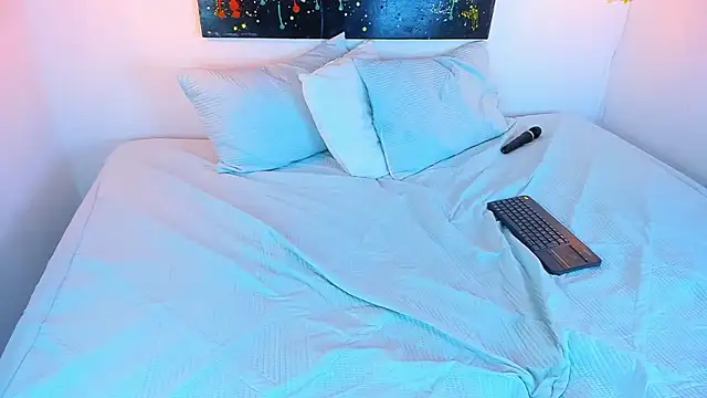 Snapshot of cloe_bridgee chatting on 12/04/24, 09:18 cloe bridgee online show from 12/04/24, 09:18