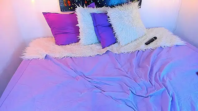 Snapshot of cloe_bridgee chatting on 01/07/25, 06:05 cloe bridgee online show from 01/07/25, 06:05