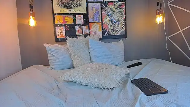 Snapshot of cloe_bridgee chatting on 02/16/25, 06:10 cloe bridgee online show from 02/16/25, 06:10