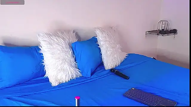 Snapshot of cloe_bridgee chatting on 11/15/25, 03:04 cloe bridgee online show from 11/15/25, 03:04