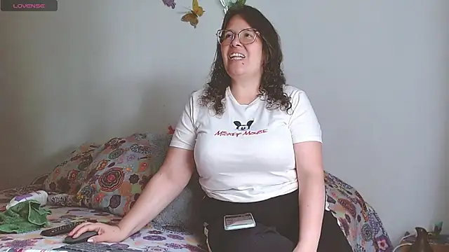 Snapshot of honeyhot_paty chatting on 01/04/25, 08:59 honeyhot paty online show from 01/04/25, 08:59