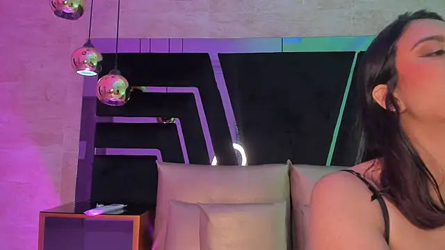 DaraBeckett online show from 11/01/25, 11:56