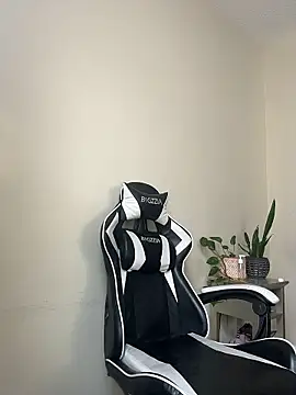 vixenpaisley2 online show from 01/15/26, 03:27