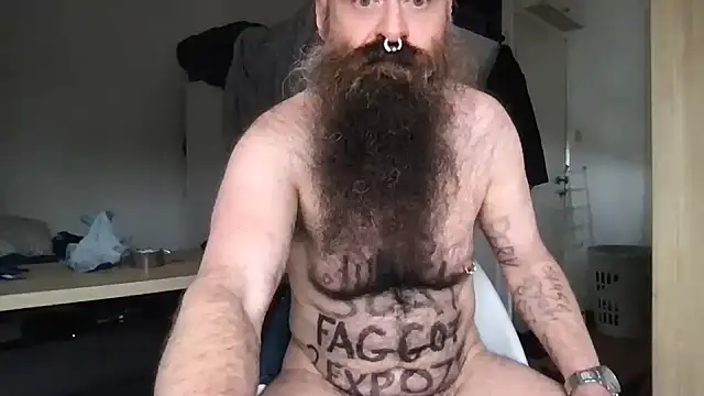 Snapshot of JunkieShitPig chatting on 03/21/25, 03:24 JunkieShitPig online show from 03/21/25, 03:24