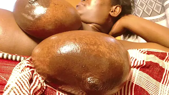 Snapshot of titi_fiesta chatting on 01/26/25, 02:52 titi fiesta online show from 01/26/25, 02:52