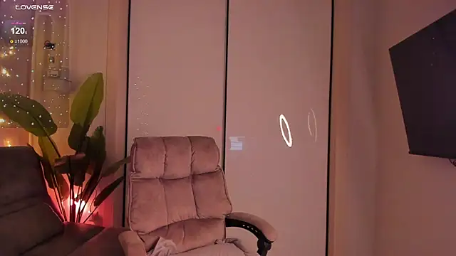 Snapshot of helen_ramsay chatting on 01/06/25, 07:13 helen ramsay online show from 01/06/25, 07:13