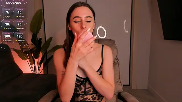 Snapshot of helen_ramsay chatting on 02/23/25, 05:50 helen ramsay online show from 02/23/25, 05:50