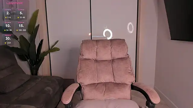 Snapshot of helen_ramsay chatting on 03/19/25, 04:13 helen ramsay online show from 03/19/25, 04:13