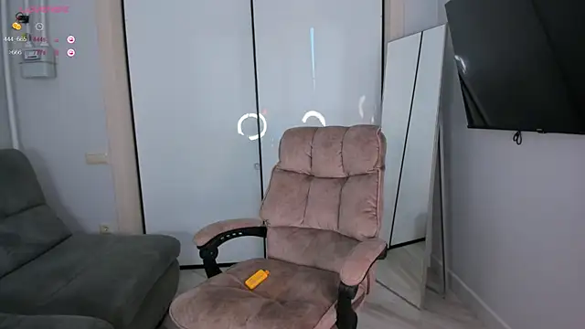 Snapshot of helen_ramsay chatting on 09/22/25, 02:52 helen ramsay online show from 09/22/25, 02:52