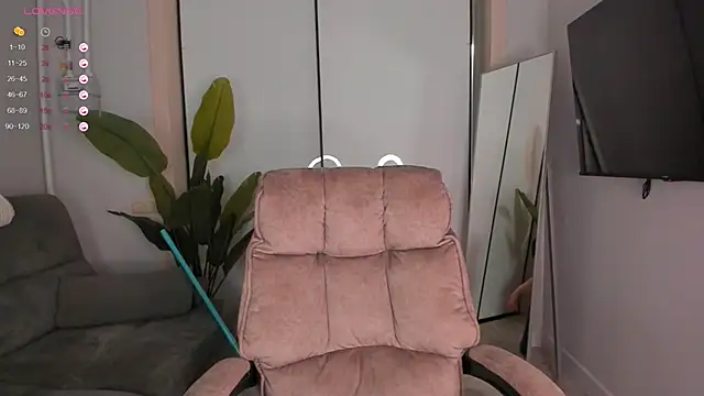 Snapshot of helen_ramsay chatting on 10/14/25, 03:02 helen ramsay online show from 10/14/25, 03:02