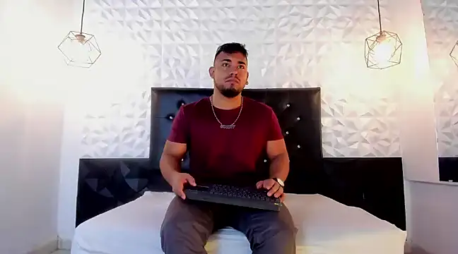 BrianMalonee online show from 02/04/25, 01:59