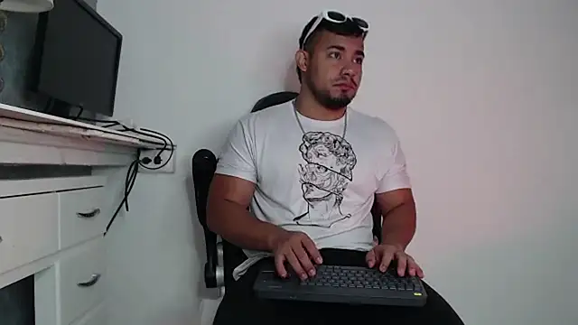 BrianMalonee online show from 02/21/25, 01:44