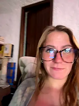 selenaluvv online show from 11/26/25, 04:08