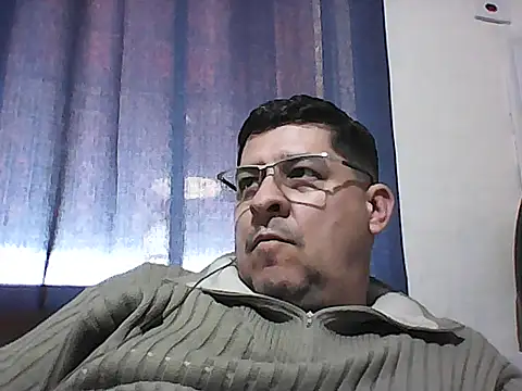 Snapshot of karatecobrakay2012 chatting on 07/02/26, 10:43 karatecobrakay2012 online show from 07/02/26, 10:43