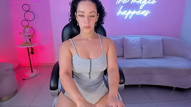 Snapshot of AlessaRomero chatting on 02/04/25, 10:24 AlessaRomero online show from 02/04/25, 10:24