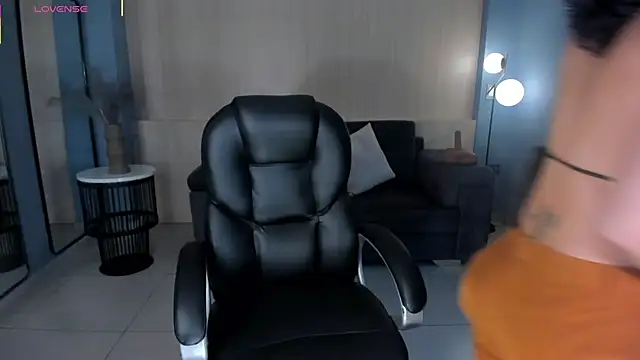 Snapshot of AlessaRomero chatting on 09/15/25, 07:58 AlessaRomero online show from 09/15/25, 07:58