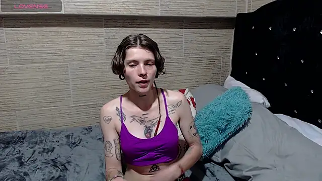 pretty cristal69 online show from 02/22/25, 10:42