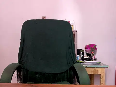 Snapshot of Fantastic_ruby chatting on 10/15/25, 07:14 Fantastic ruby online show from 10/15/25, 07:14