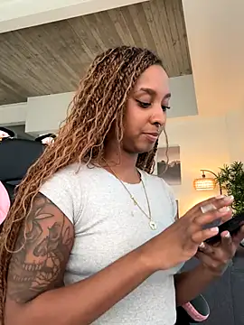 Your Paris online show from 09/08/25, 11:37