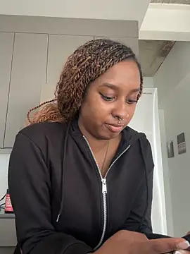 Your Paris online show from 09/26/25, 03:49