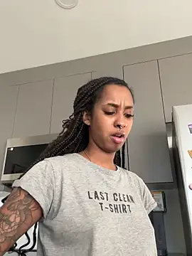 Your Paris online show from 11/30/25, 08:24