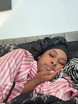 Your Paris online show from 03/28/26, 05:56