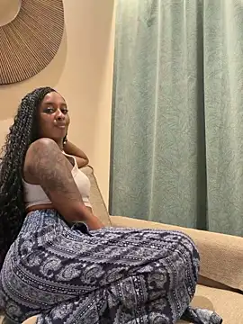 Your Paris online show from 04/14/26, 01:00